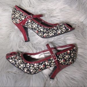 🦄 Madden Girl Mollyyy Maroon Floral Heels